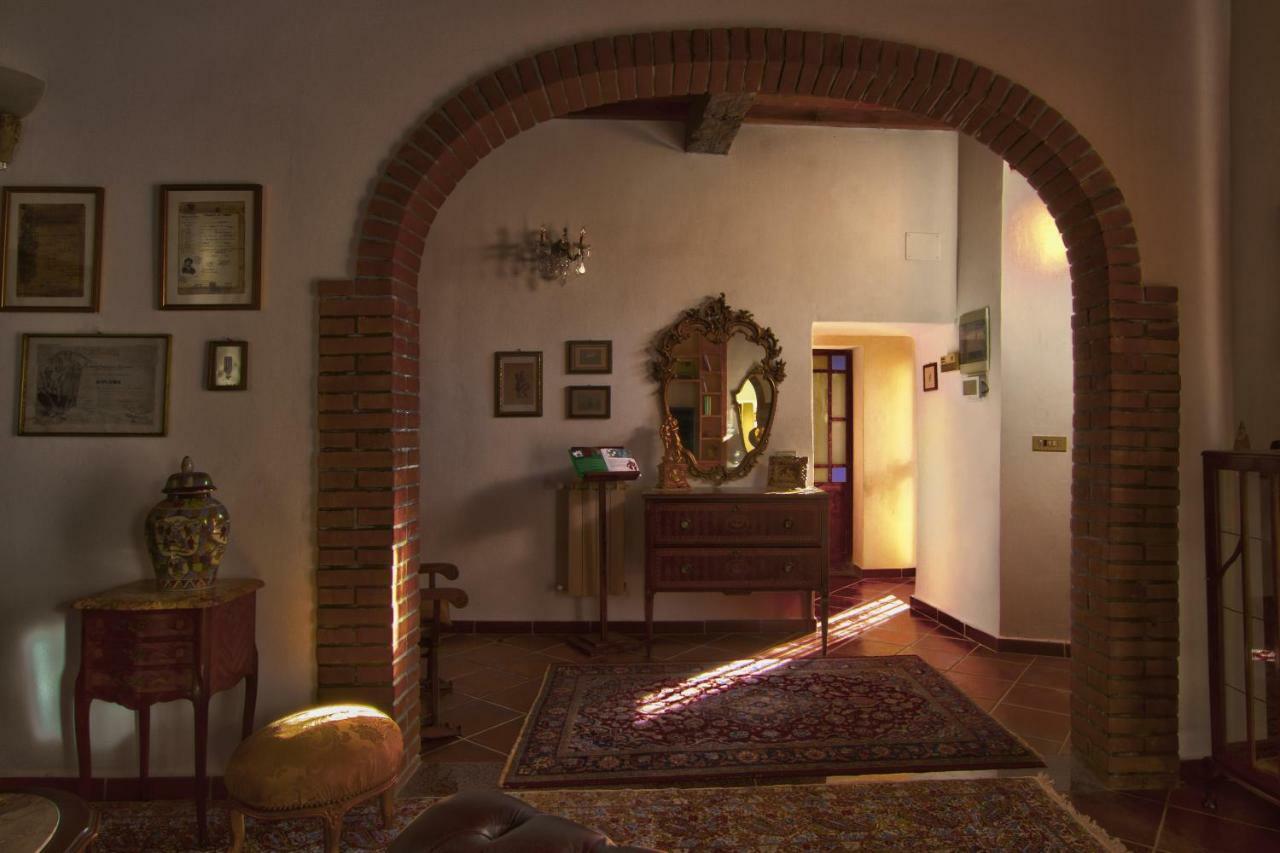 Borgo Della Rocca Bed & Breakfast มนเตมูร์โล ภายนอก รูปภาพ