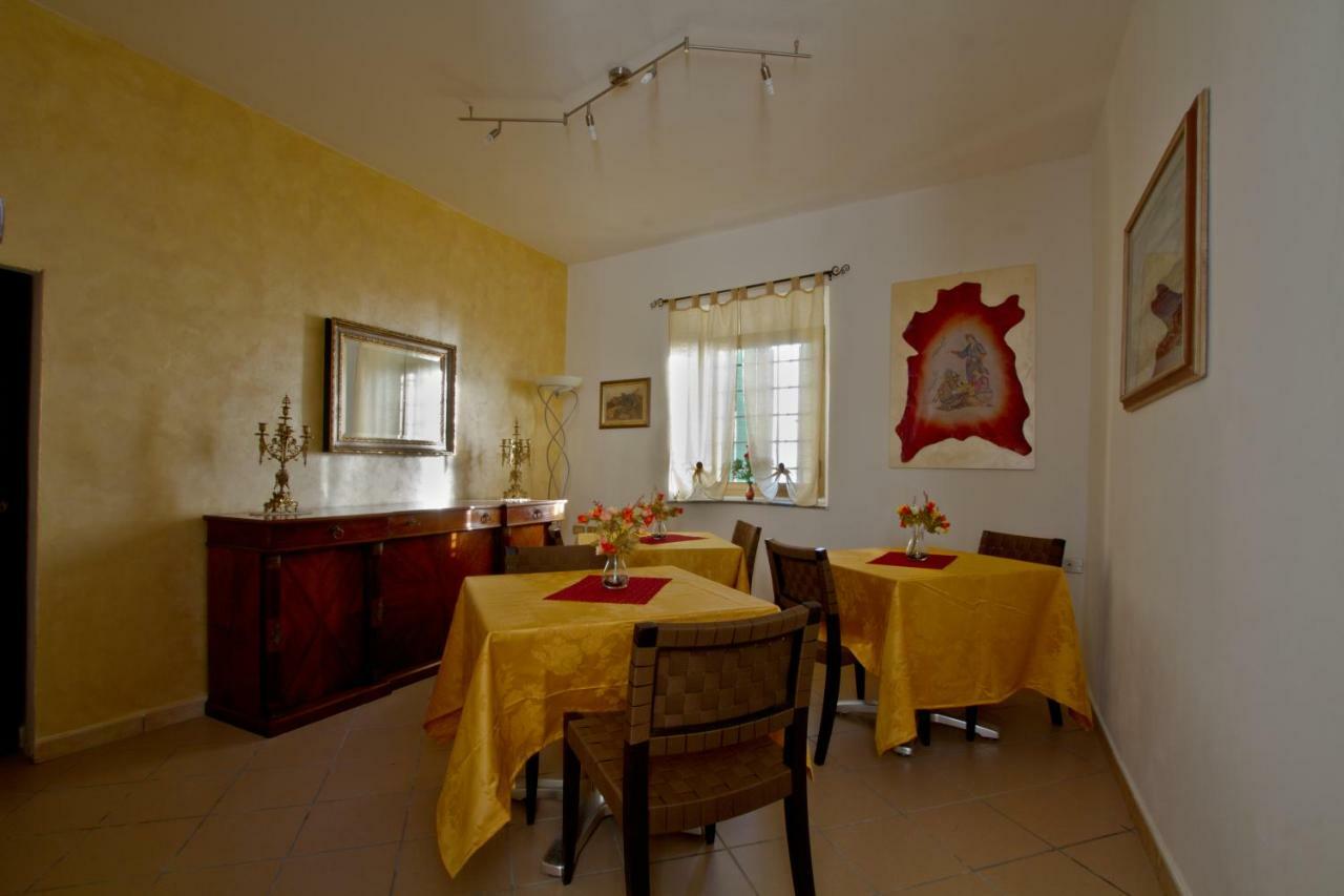 Borgo Della Rocca Bed & Breakfast มนเตมูร์โล ภายนอก รูปภาพ