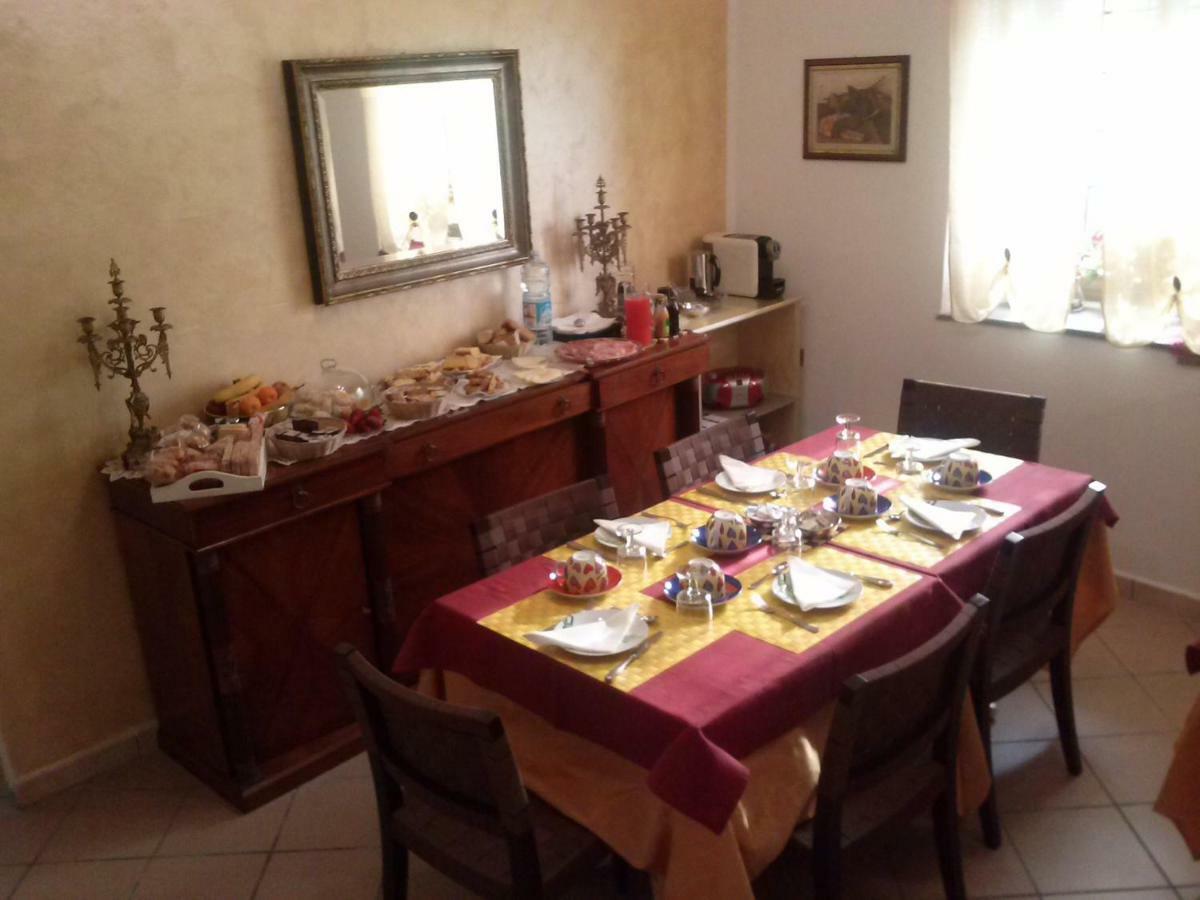 Borgo Della Rocca Bed & Breakfast มนเตมูร์โล ภายนอก รูปภาพ