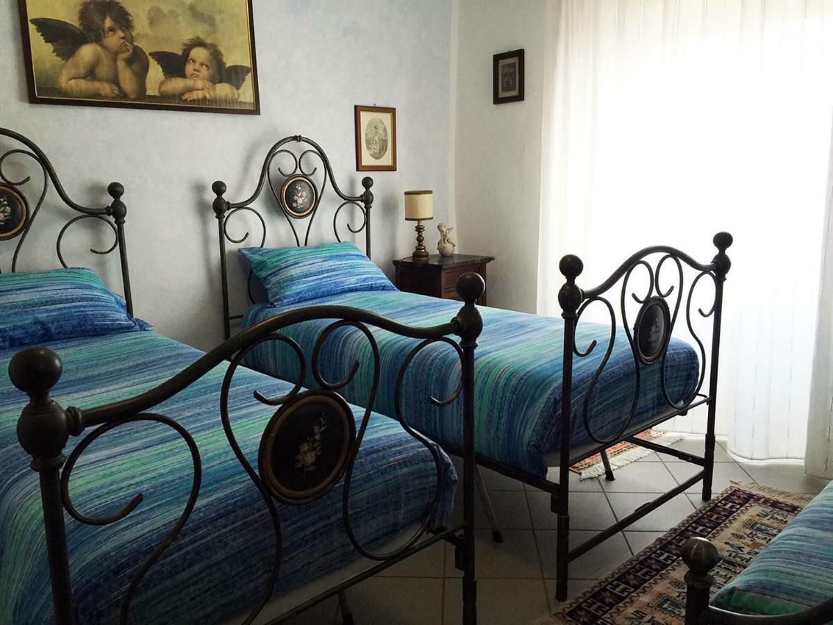 Borgo Della Rocca Bed & Breakfast มนเตมูร์โล ภายนอก รูปภาพ