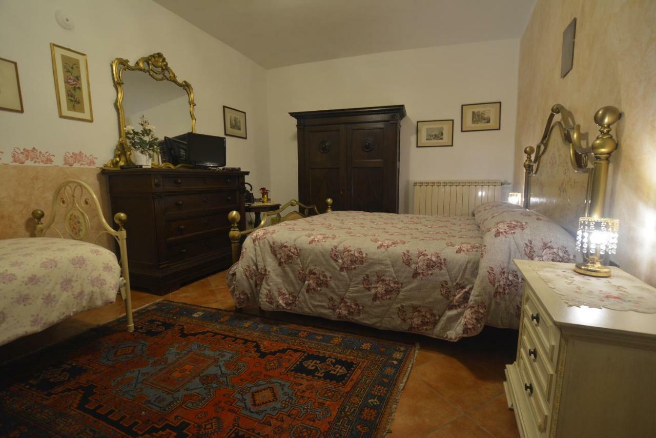 Borgo Della Rocca Bed & Breakfast มนเตมูร์โล ภายนอก รูปภาพ