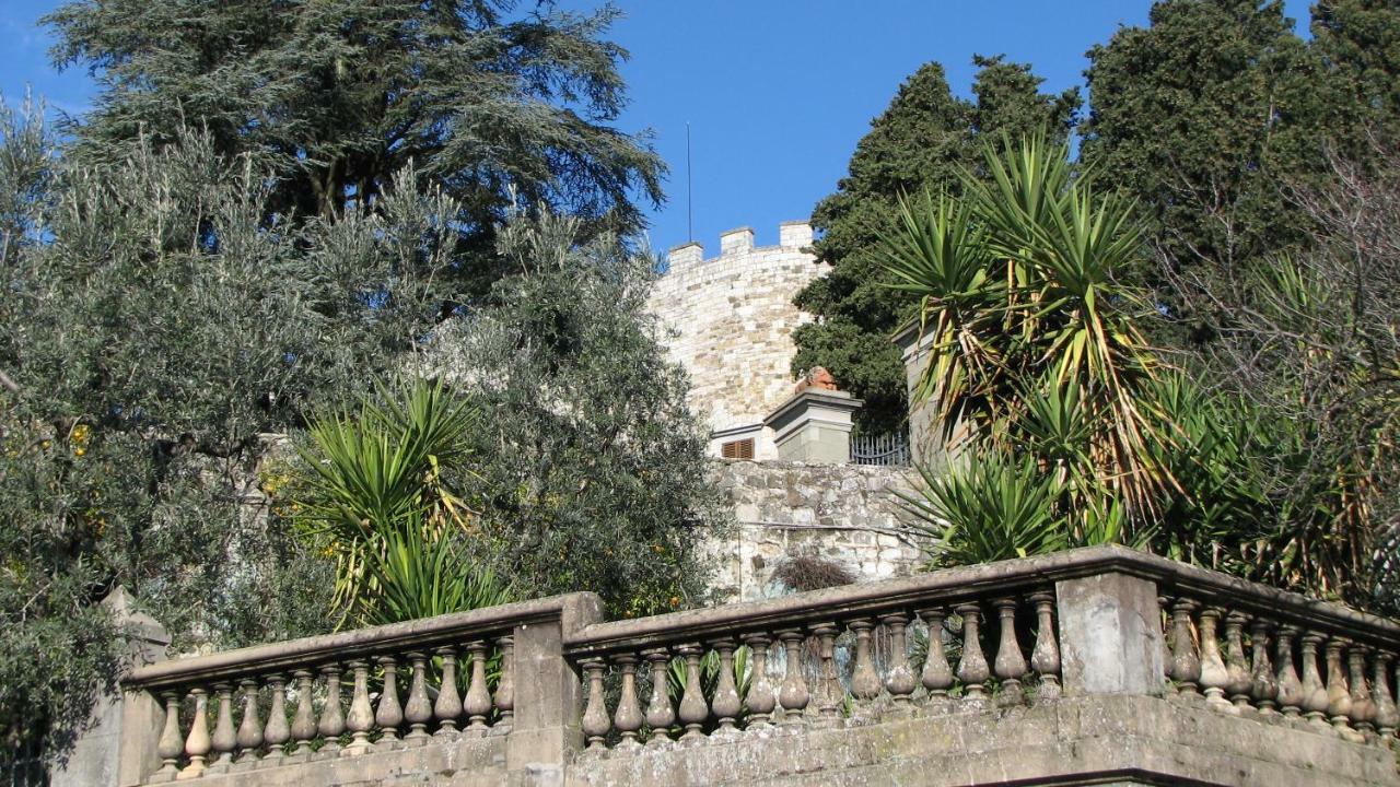 Borgo Della Rocca Bed & Breakfast มนเตมูร์โล ภายนอก รูปภาพ