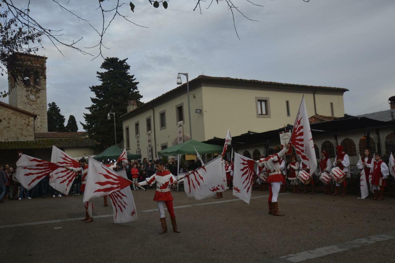 Borgo Della Rocca Bed & Breakfast มนเตมูร์โล ภายนอก รูปภาพ