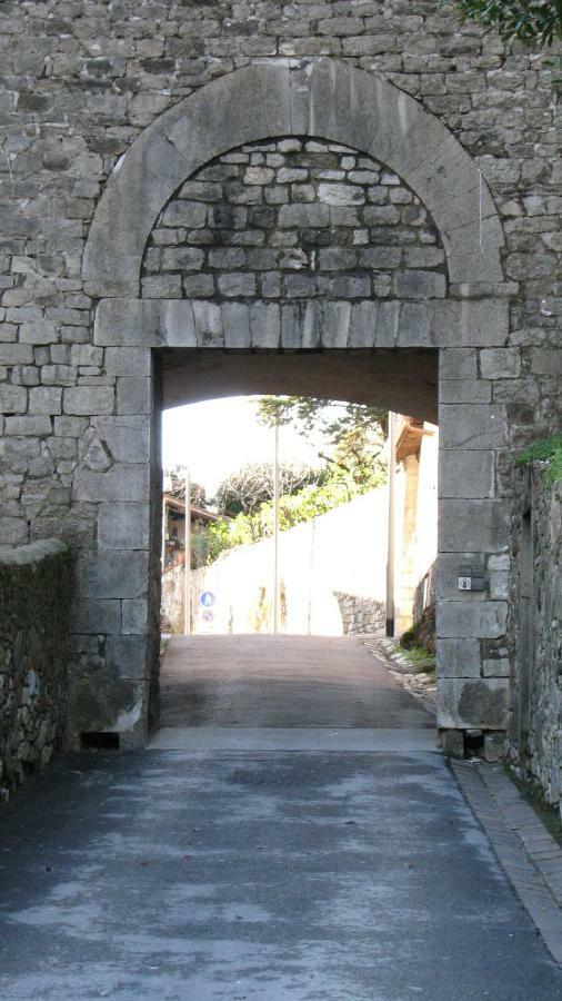 Borgo Della Rocca Bed & Breakfast มนเตมูร์โล ภายนอก รูปภาพ