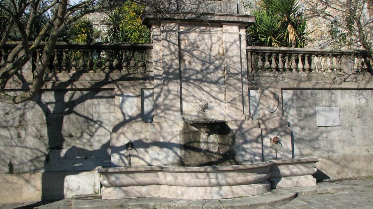 Borgo Della Rocca Bed & Breakfast มนเตมูร์โล ภายนอก รูปภาพ